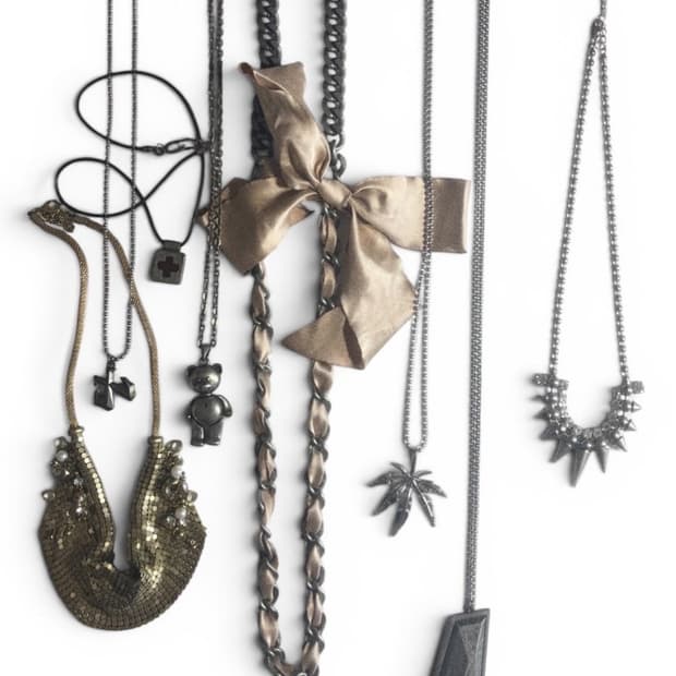 VINTAGE NECKLACE