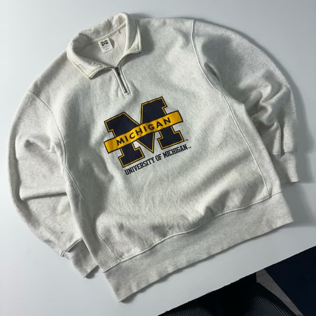 Michigan 미시간 x GU 그레이 반집업 맨투맨