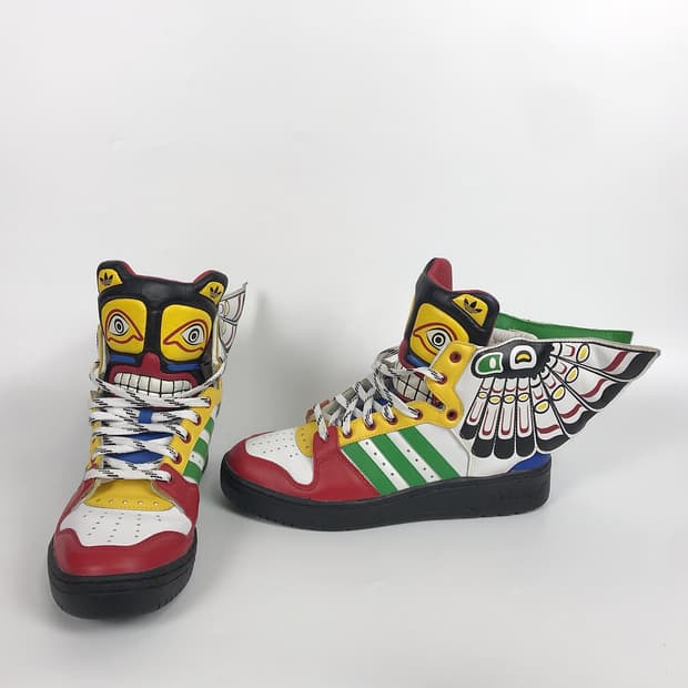 아디다스x제레미스캇 이글윙 토템 신발
신발만 단품입니다
2012년 제품으