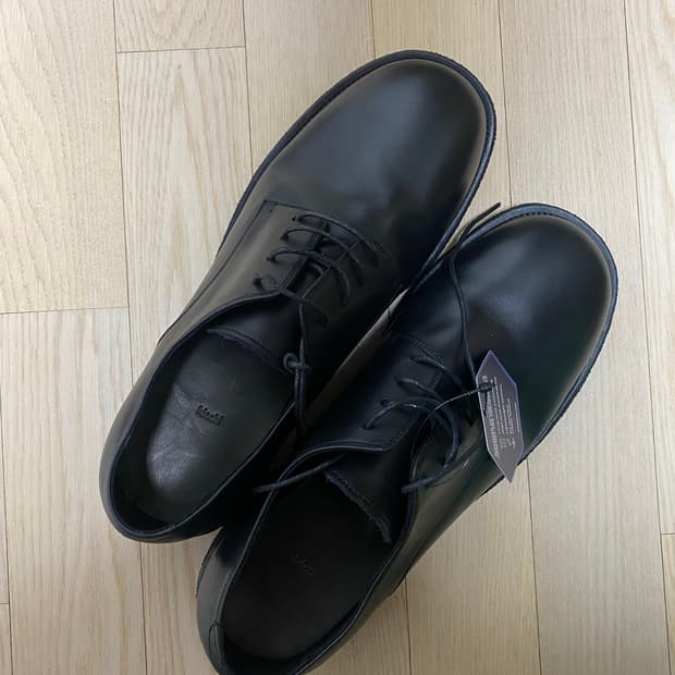 킨치 더비슈즈 808(a) 270 사이즈 블랙 팝니다.