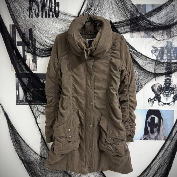 00s shirring detailed long jacket