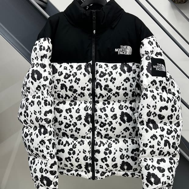 노스페이스 화이트라벨 레오파드 눕시 패딩