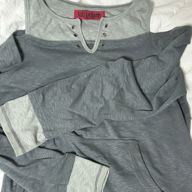 스틸레써디 오픈숄더 슬리브 