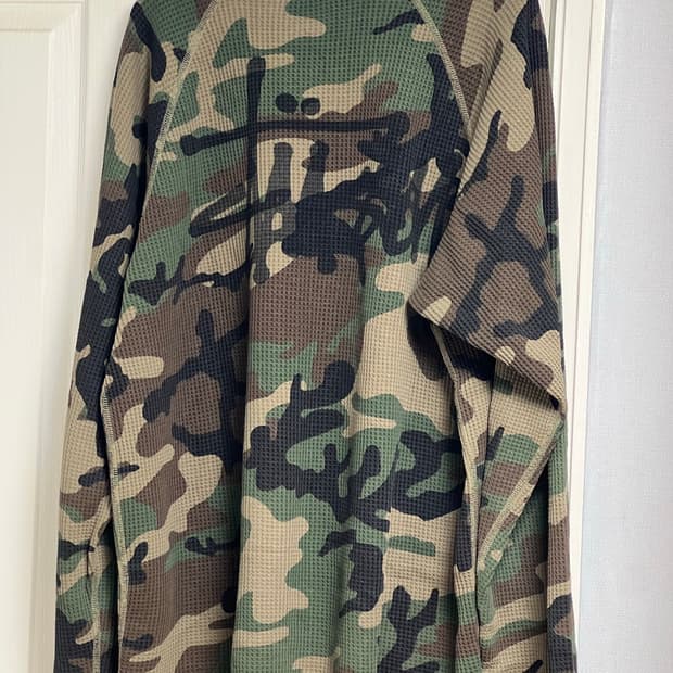 스투시 베이직 써멀 우드랜드 카모 L