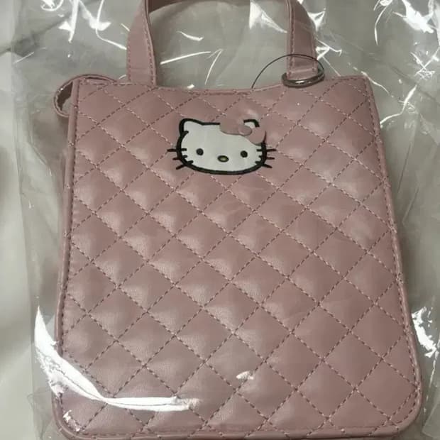 산리오 미퍼센트 로리즈팜 퀄팅 키티 미니백 가방