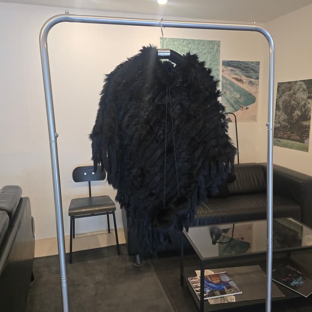 블랙레빗 방울숄