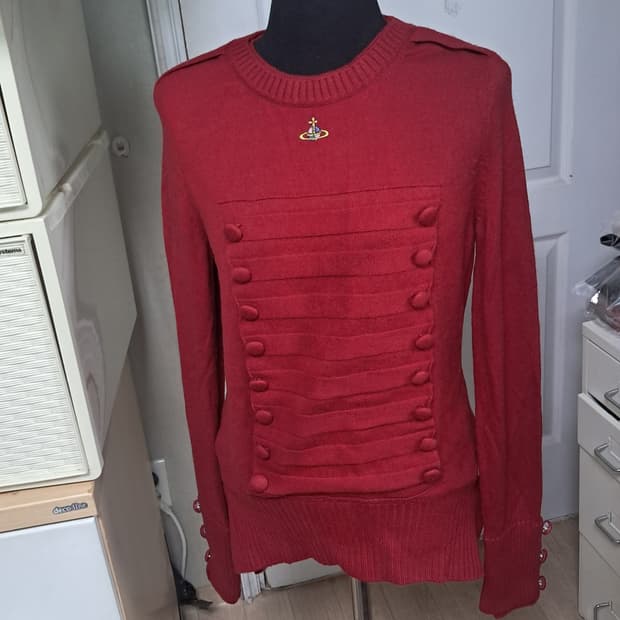 비비안웨스트우드 정품 레드 버튼 장식 니트 S사이즈(상태상급)