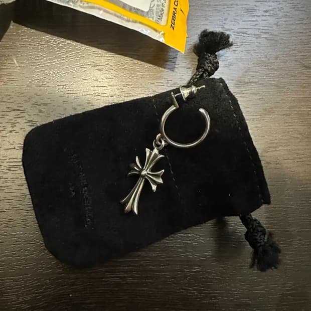 크롬하츠 크로스 이어링