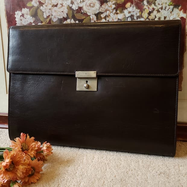 90s 트루사르디 가죽 클러치백 다크브라운 헤비레더 메탈 버클