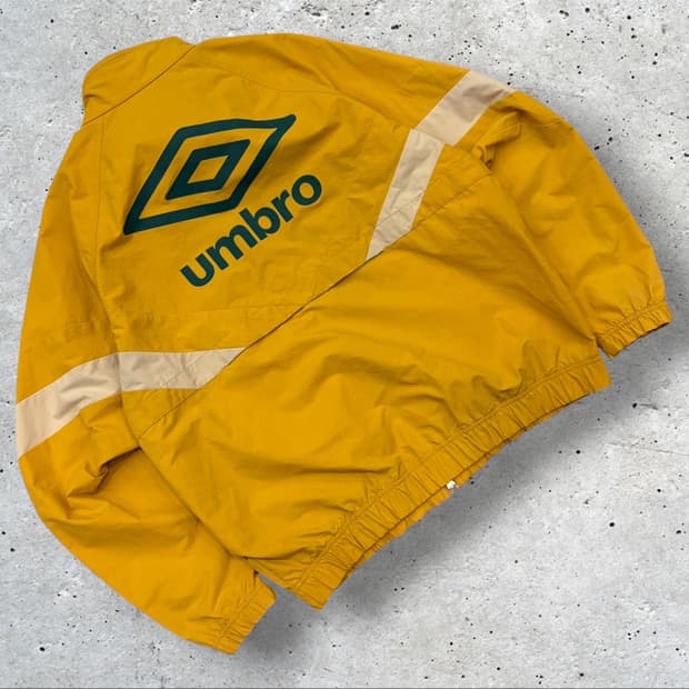 [95] 엄브로 옐로우 바람막이 점퍼 B259