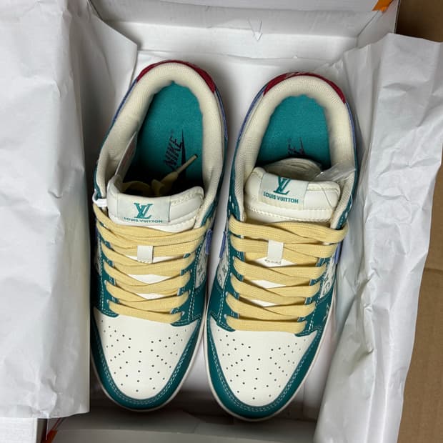 나이키 덩크 LV 콜라보