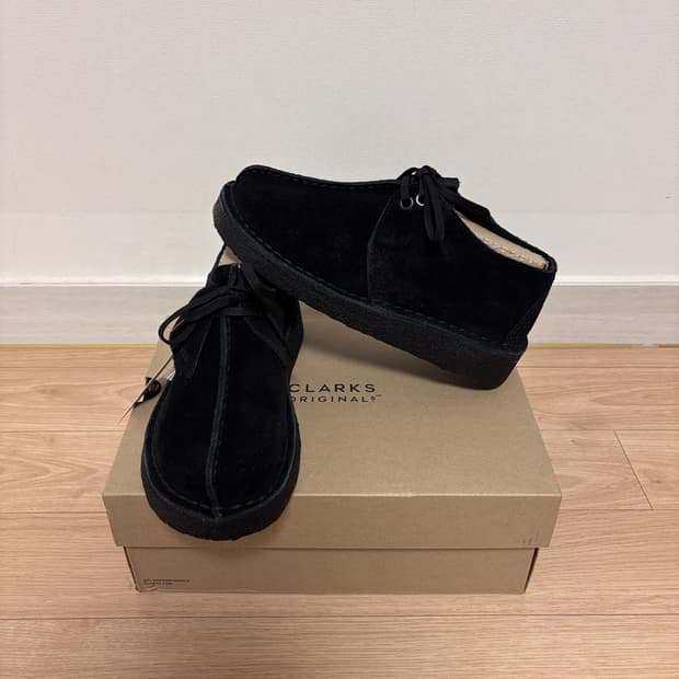 새상품) 220 클락스 오리지널스 왈라비 블랙 스웨이드