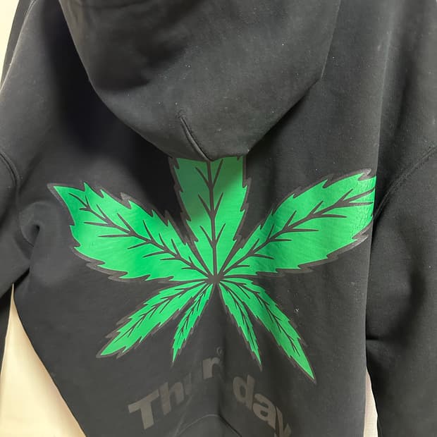 떨스데이 마리화나 후드 XL thursday