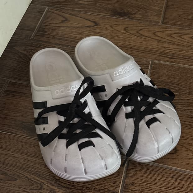 아디다스 아딜렛 클로드 화이트 245