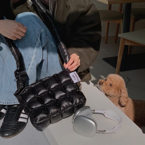 루스프로덕트 초콜릿 패딩 백 M (유광/블랙)