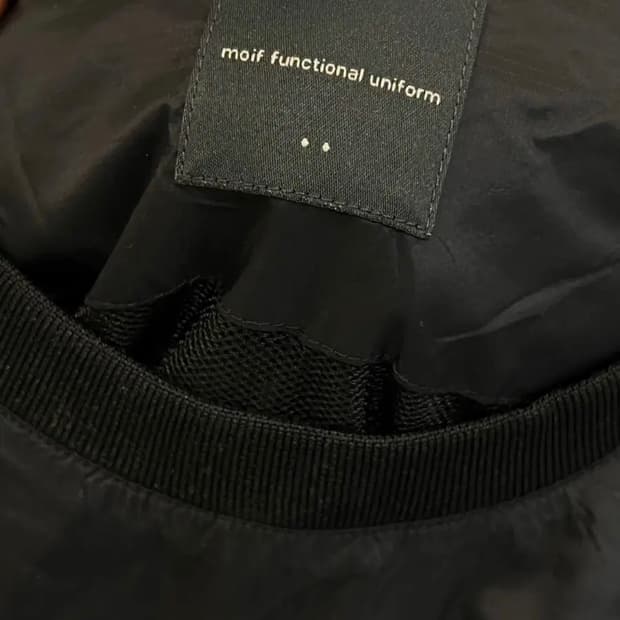 moif 펑셔널 유니폼 블랙 모이프 나일론 맨투맨 미디움