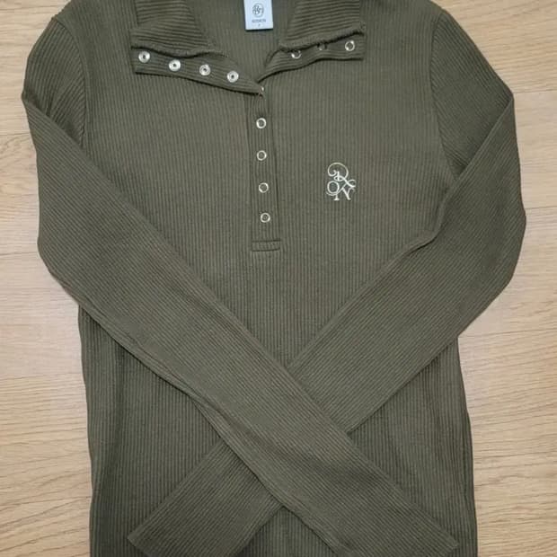 론론 하이넥 롱슬리브 카키