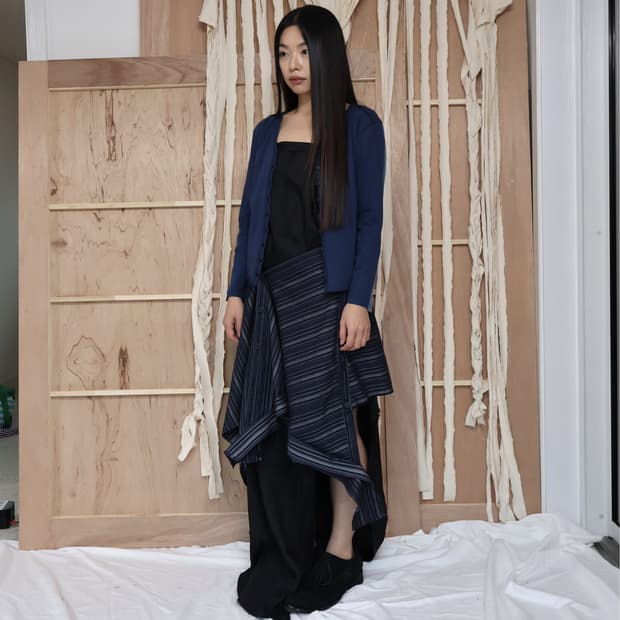 [0tape] stripe button wrap skirt