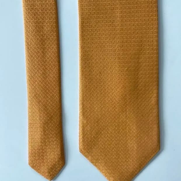 니나리치 넥타이