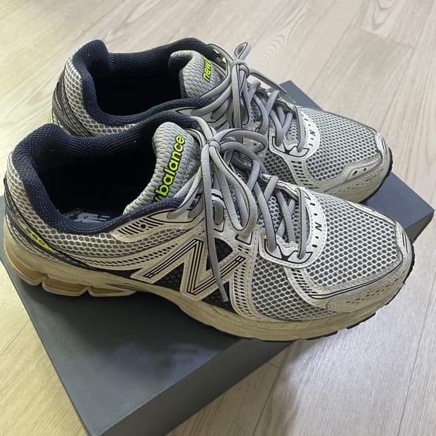 뉴발란스 860v2