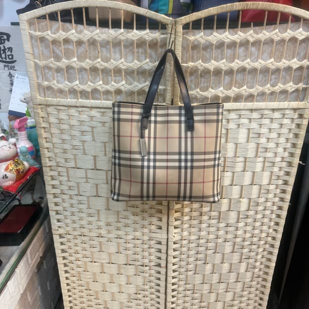 정품 버버리 노바체크 토트백 팝니다