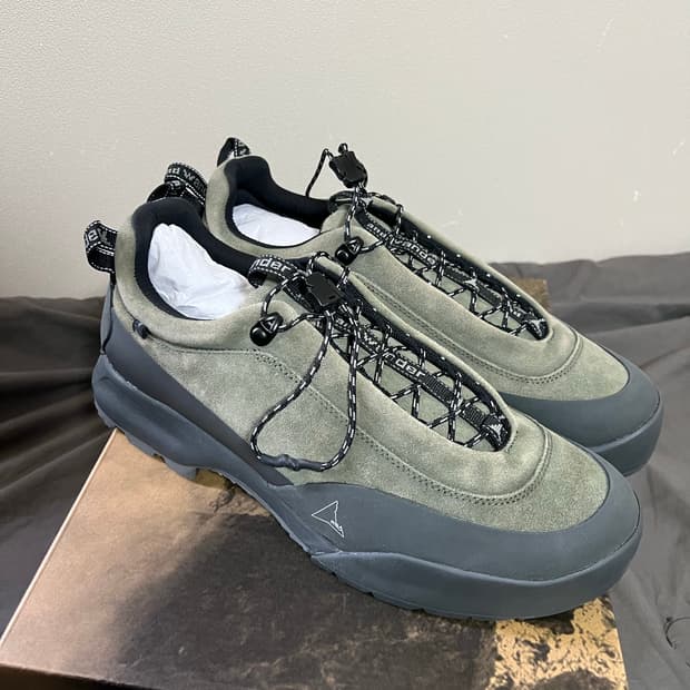 (43) 로아 앤드원더 콜라보 친지노 카키 새상품 ROA