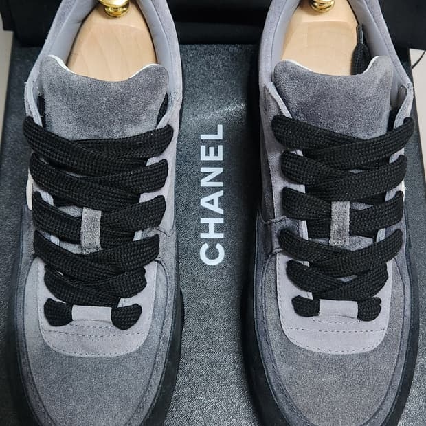 [정품 ] 샤넬 스니커즈 운동화 CC로고 스웨이드 그레이/블랙 42