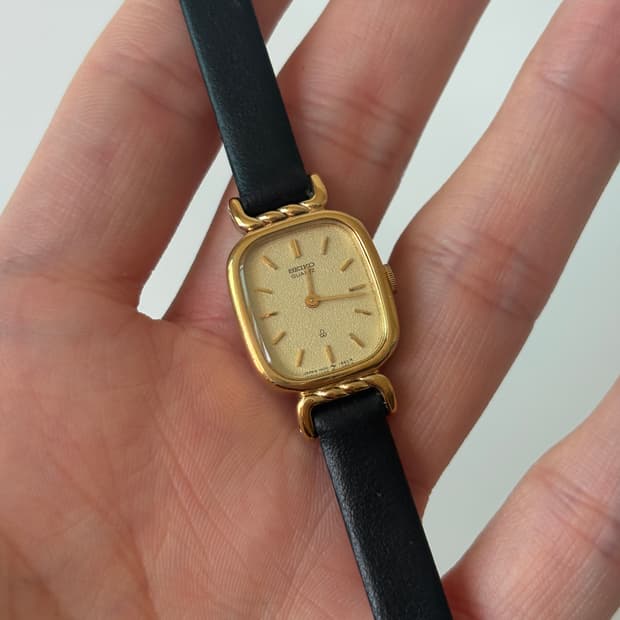 1980s Gold Square Ladies Quartz