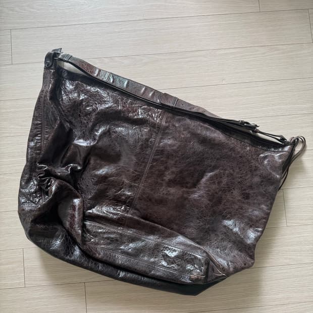 발렌시아가 빈티지 커리어백