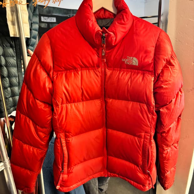 노스페이스 눕시 패딩 레드