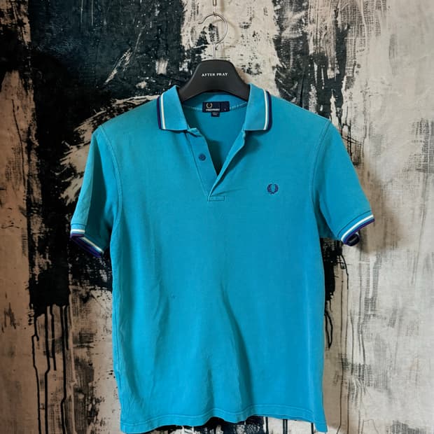 Fred Perry  half t-shirt 