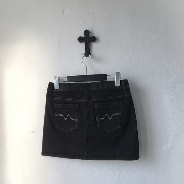 Back pocket point mini skirt