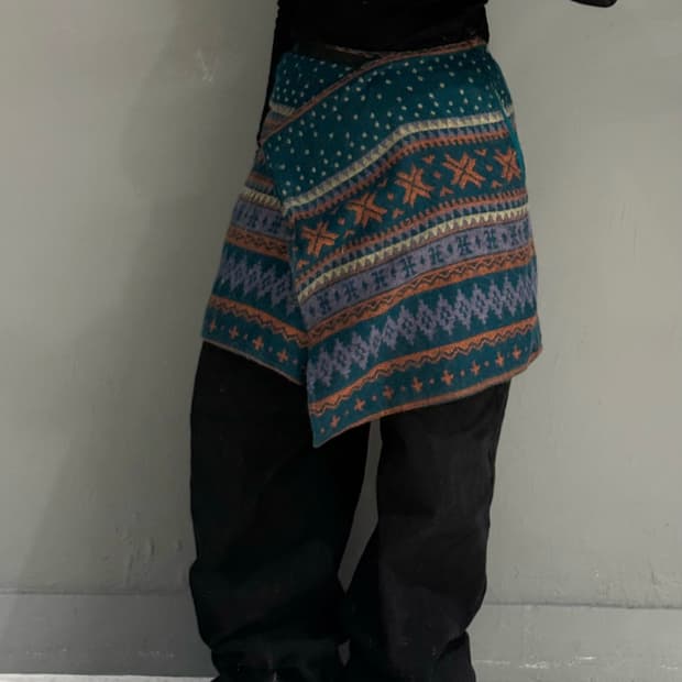 snow pattern wrap detail skirt