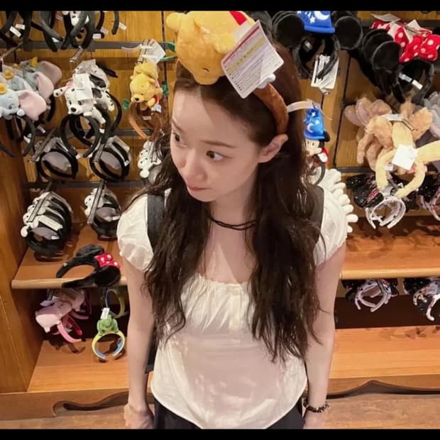 브랜디멜빌 이나은 핀터 퍼프 블라우스 화이트 셔츠 반팔