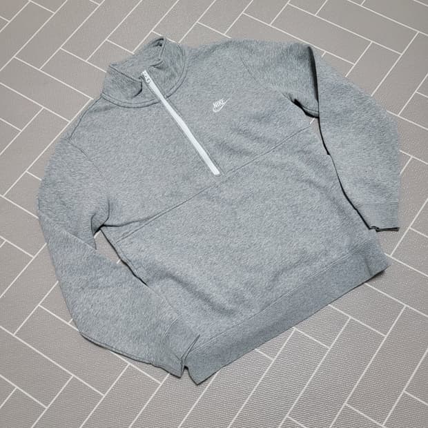 나이키 클럽 브러쉬드 백 하프집 풀오버 M