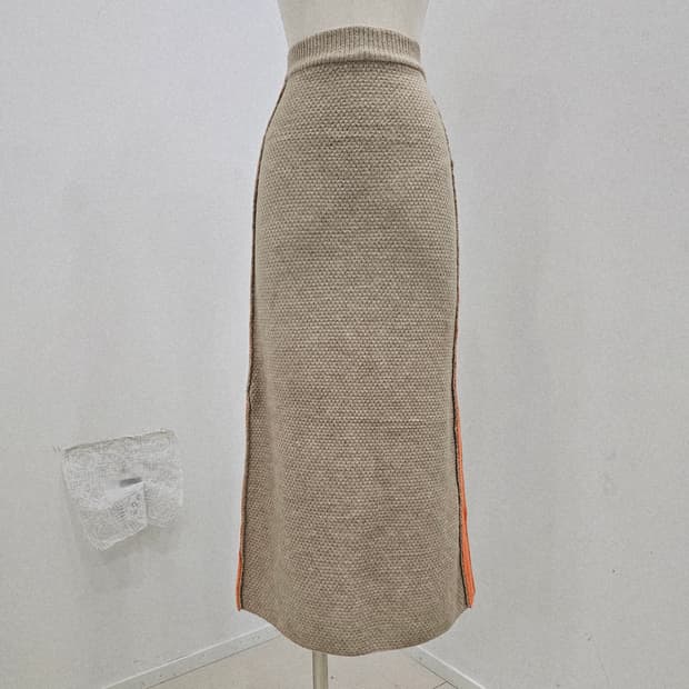베이지 니트 오렌지 라인 포인트 롱스커트 