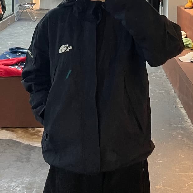 노스페이스 사이드포켓 블랙 바람막이 H2261