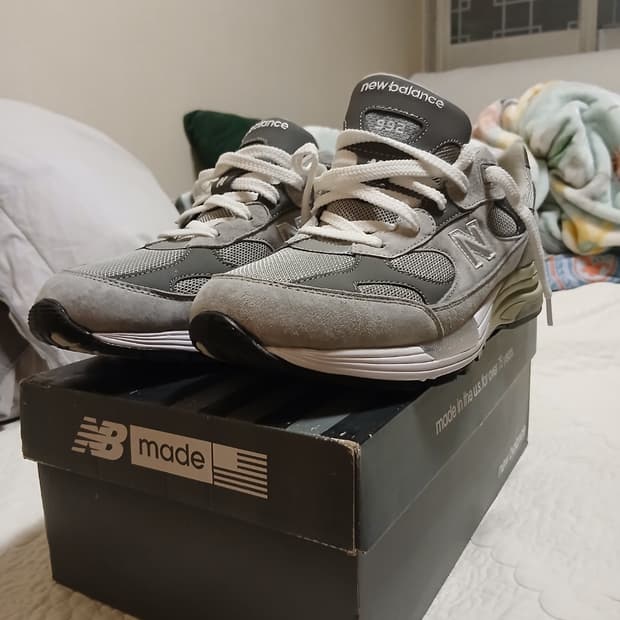 뉴발란스 992 그레이