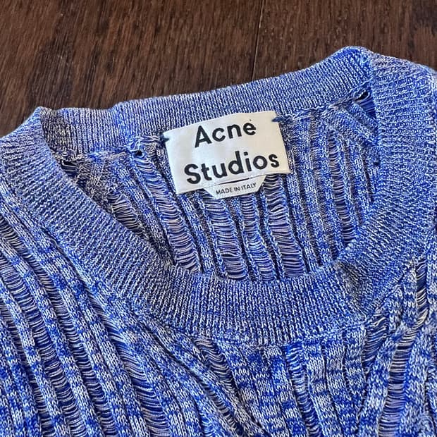 아크네 슬리브리스