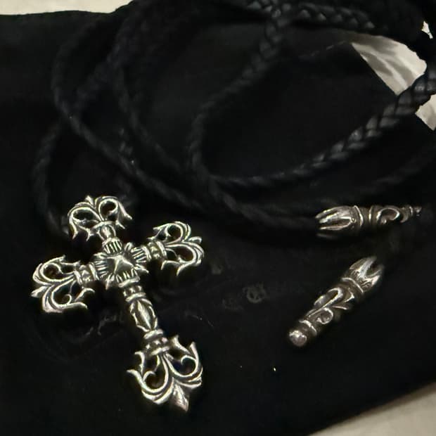 크롬하츠 필리그리 가죽 목걸이