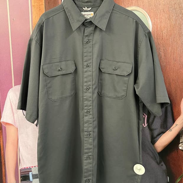 CARHARTT 칼하트 차콜그레이포켓 반팔셔츠