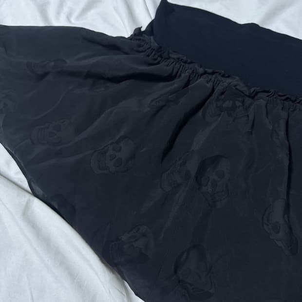 히스테릭글래머 프릴 디테일 스컬 패턴 미니 스커트 플레어