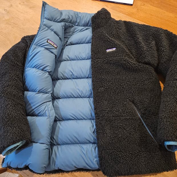 새상품 파타고니아 사일런트 리버시블 양면 양털 다운 패딩 블랙/블루