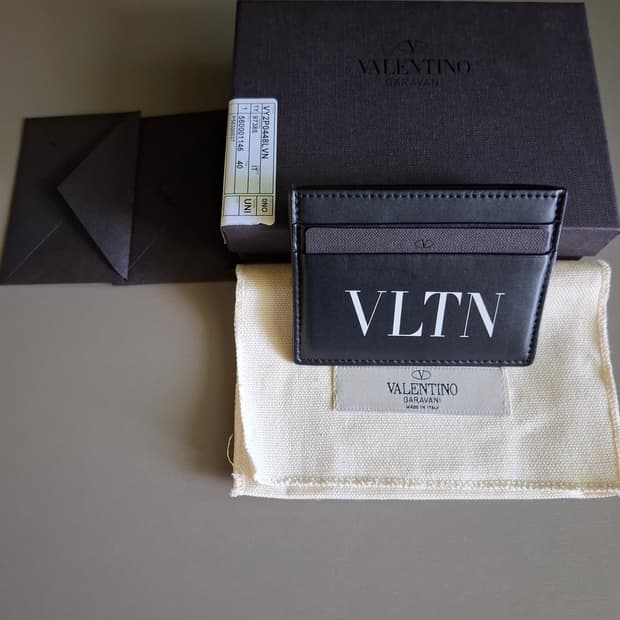 발렌티노 VLTN 카드지갑 블랙 새상품