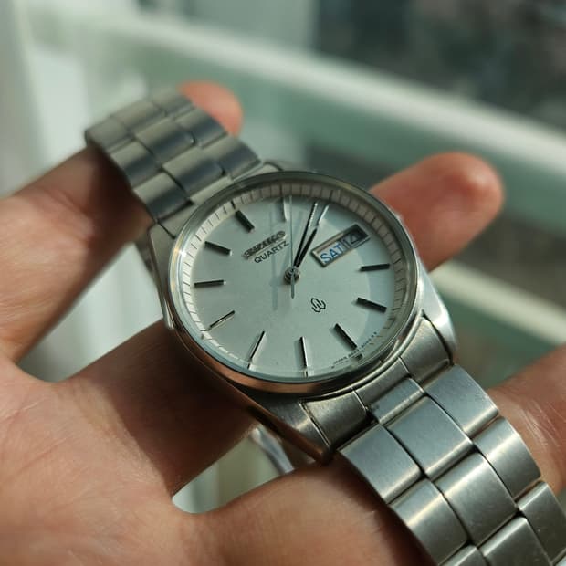 세이코 쿼츠 실버 빈티지 시계의 정석