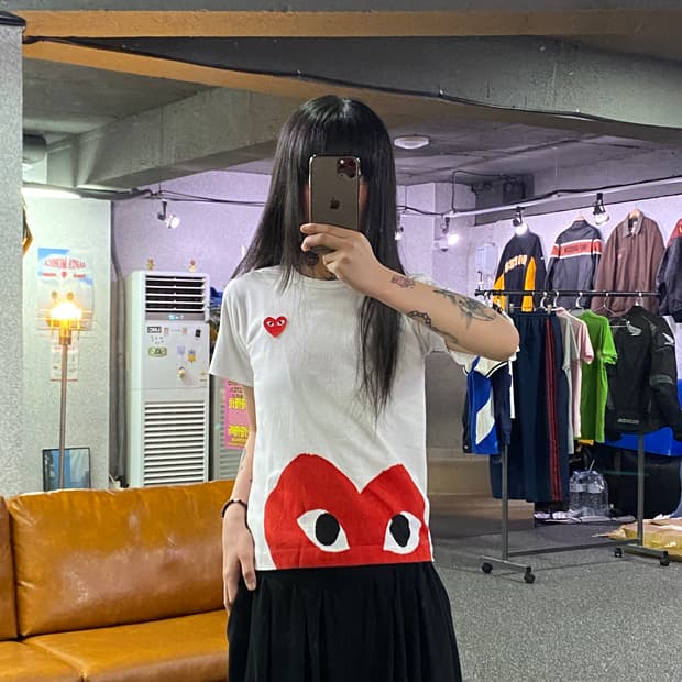 꼼데가르송 플레이 레드 엣지 하트 화이트 티셔츠 B5582
