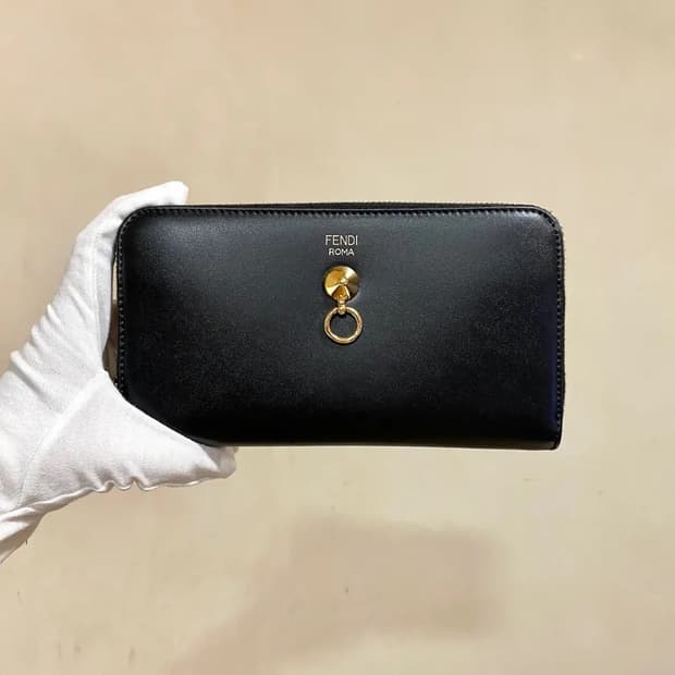 Fendi 메탈 장지갑