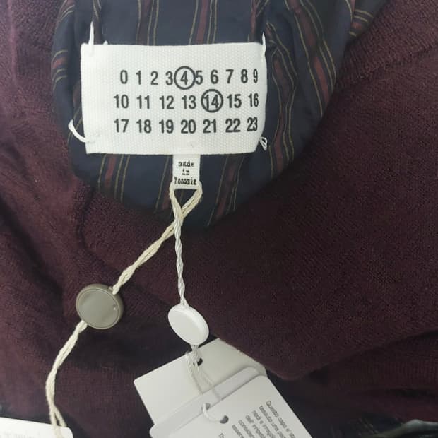 margiela 디스트레스드 버건디 니트