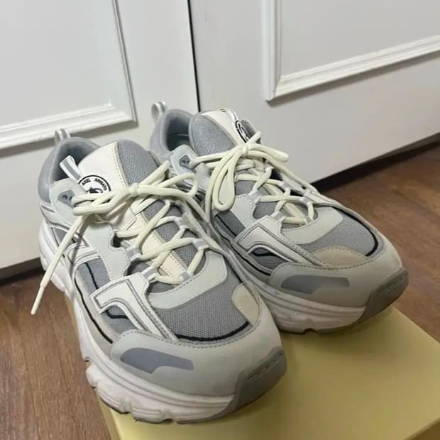 AXEL ARIGATO 마라톤 트레일 화이트 42/270사이즈 풀박스AX