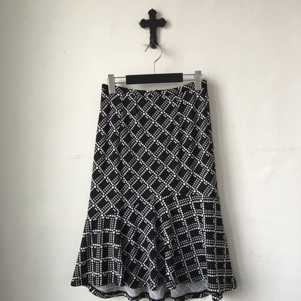Dot pattern skirt